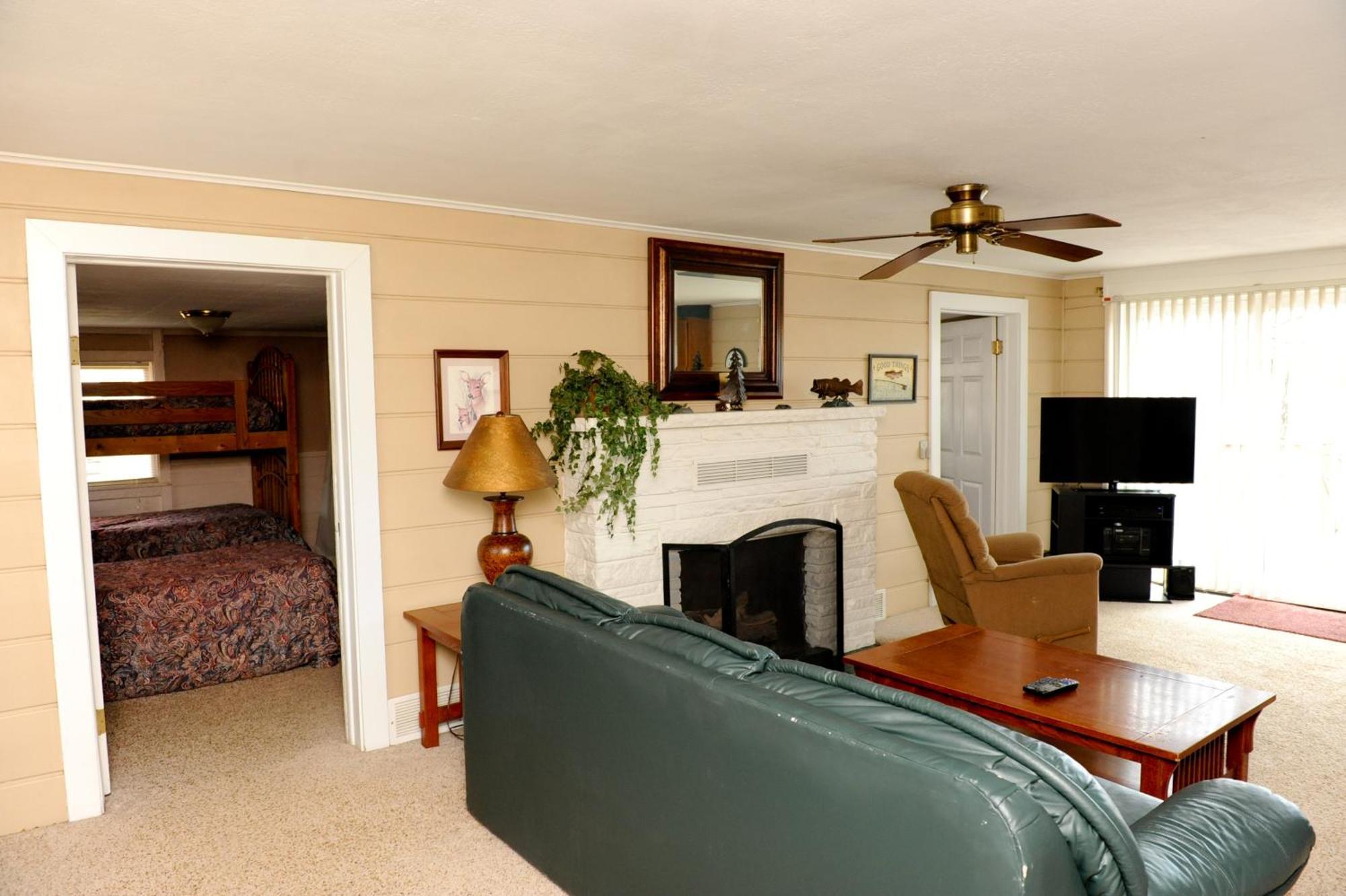 Clear Lake Resort West Branch Bagian luar foto